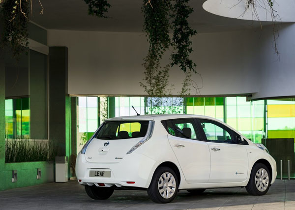 Nissan Leaf, pronta la versione 2014