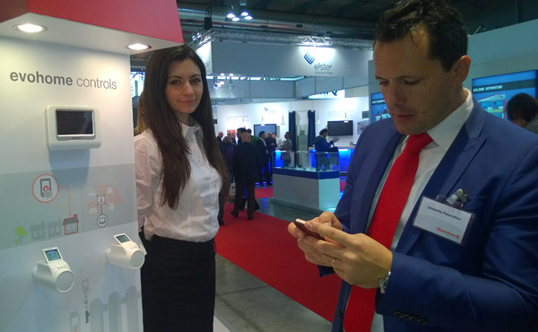 MCE 2014, controllo e monitoraggio con Honeywell Evohome CC