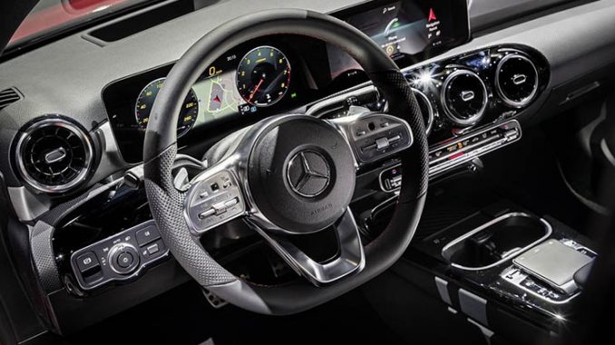 Nuance Dragon Drive supporta Mercedes Benz User Experience