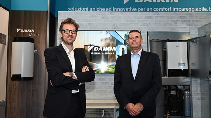 riscaldamento Daikin Andrea-Grassi,-Direttore-Marketing-Daikin-Italia,-e-Geert-Vos,-AD-Daikin-I.. riscaldamento Daikin